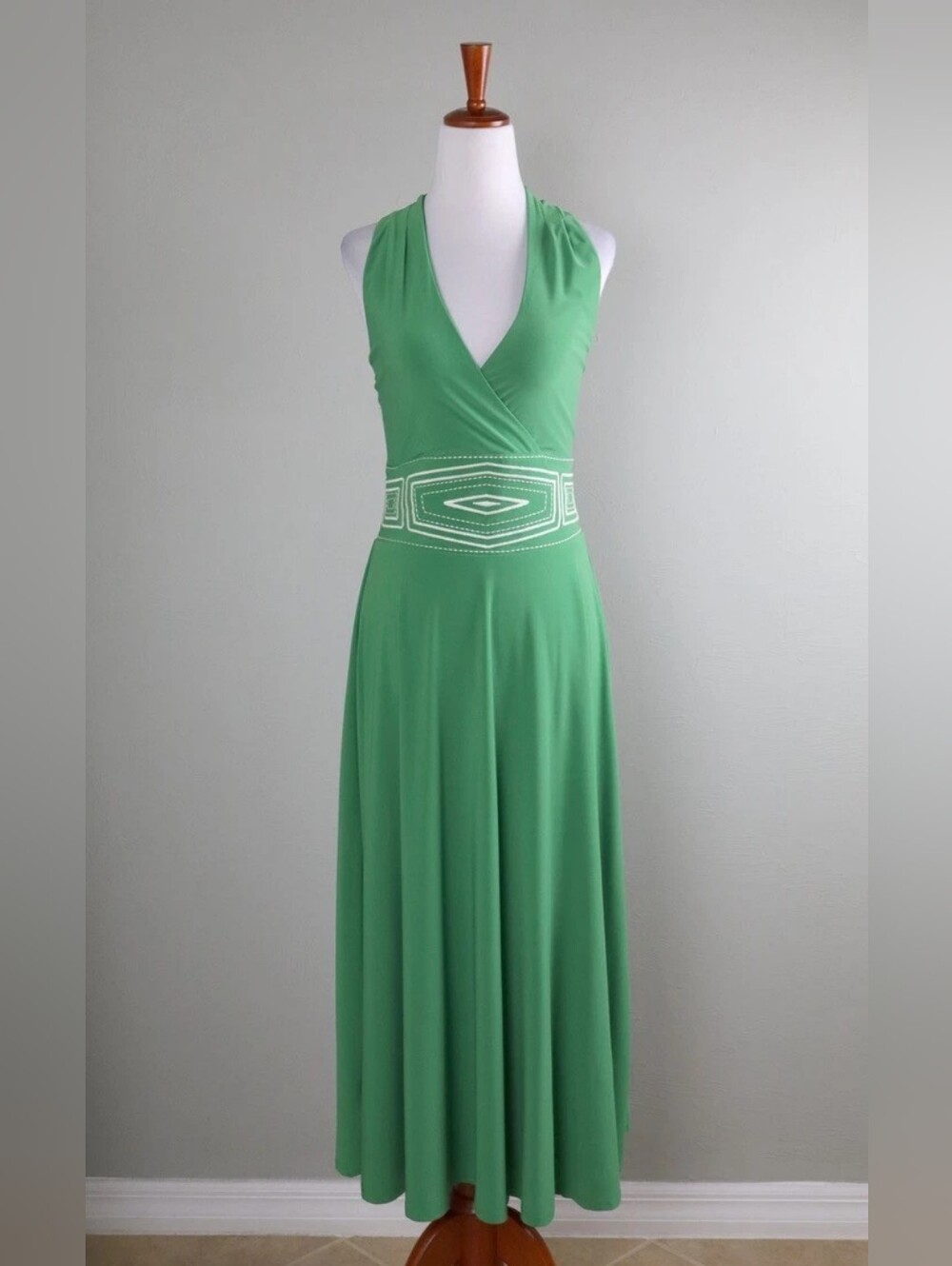 Green Sleeveless V-Neck Maxi Dress with Embroidered Waist